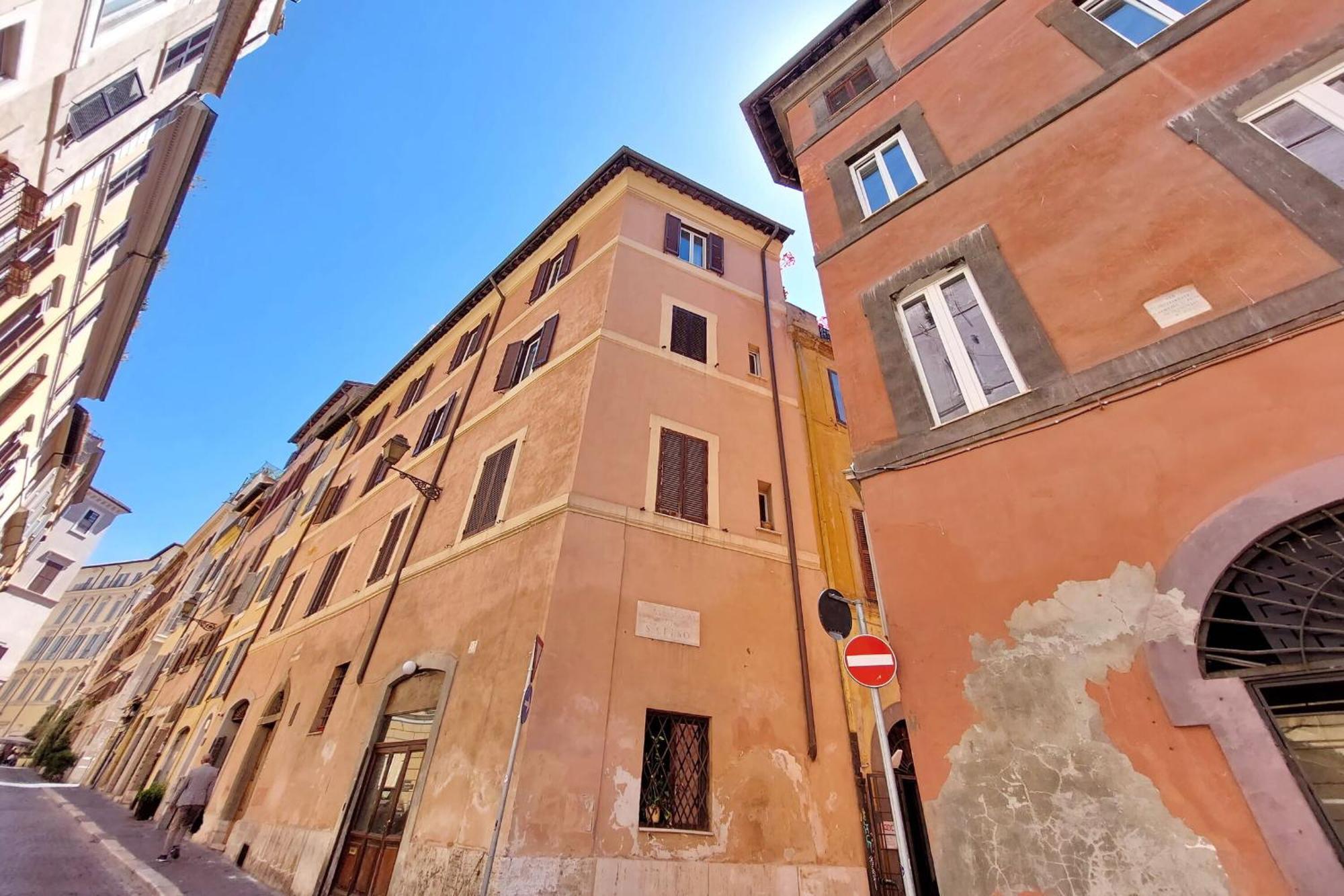 Apartment Magical Navona Duplex With Terrace By Halldis